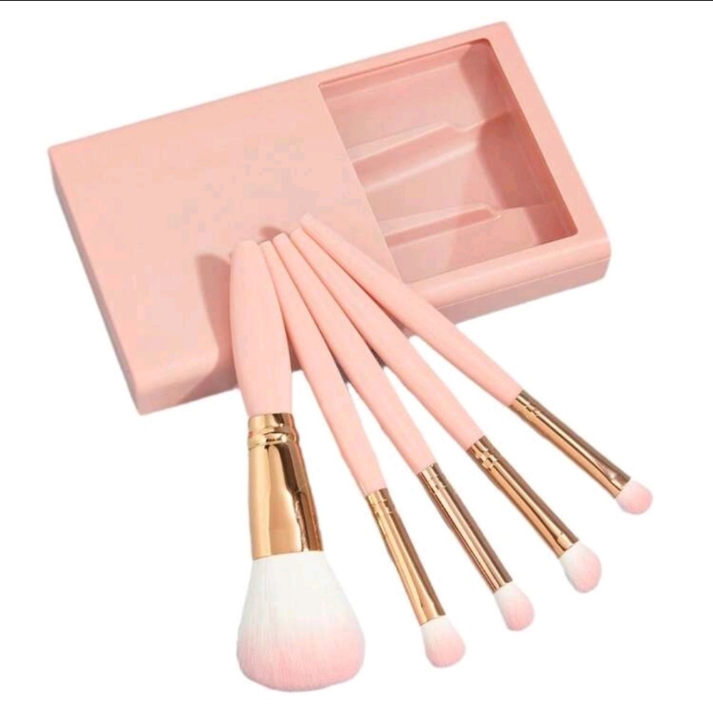 New Compact Travel Brushes - Picture 1 of 2